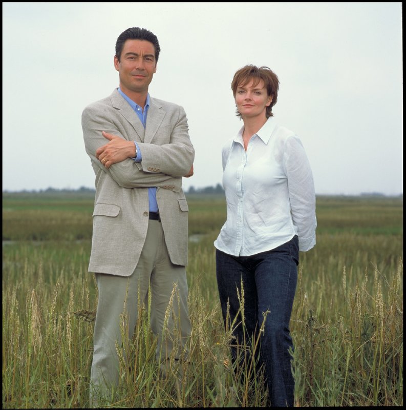 Inspector Lynley: What Came Before He Shot Her by Elizabeth George (2006,... Inspector Lynley: What Came Before He Shot Her by Elizabeth George (2006,...