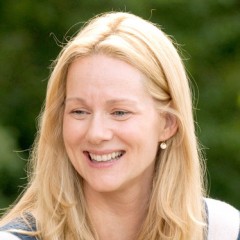 Laura Linney