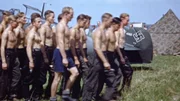Polen 1940: Antreten mit Kochgeschirr.