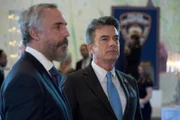 Rob Miller (Titus Welliver, l.) und Deputy Chief William Dodds (Peter Gallagher)