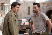 Tom Cruise (Nick Morton), Jake Johnson (Chris Vail).
