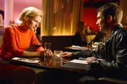 Julia Steiner (Adina Vetter) gesteht Alex Steiner (Simon Böer) ein Verhältnis zu einem anderen Mann und will die Scheidung.