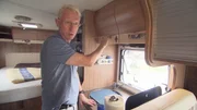 Camping-Inspekteur Kai Wentz untersucht pro Saison rund 100 Plätze. Er selbst wohnt während dieser Zeit in einem Wohnmobil.