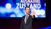 Der bekannte Kabarettist Florian Schroeder macht in seinem Solo im Hamburger Knust den Ausnahmezustand in der aktuellen Coronazeit zu seinem Thema.