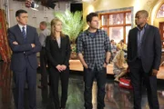 V.l.: Carlton Lassiter (Timothy Omundson), Juliet (Maggie Lawson), Shawn Spencer (James Roday), Gus Guster (Dulé Hill)