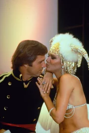 Captain William 'Buck' Rogers (Gil Gerard) und Prinzessin Ardala (Pamela Hensley)