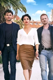 Branka (Neda Rahmanian), Borko (Kasem Hoxha) und Emil (Lenn Kudrjawizki) ermitteln auf der Ferieninsel Vis.