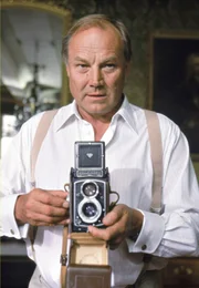 Dr. Lämmle (Klaus Maria Brandauer) kooperiert mit den Nazis.