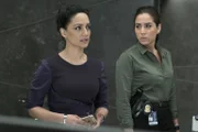 Als Nas (Archie Panjabi, l.), Zapata (Audrey Esparza, r.) und das restliche Team entscheiden, so schnell wie möglich Sandstorm im Hauptquartier anzugreifen und Jane zu befreien, ahnen sie nicht, dass die kriminelle Vereinigung für sie eine tödliche Überraschung parat hält ...