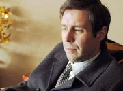 ARD YORKSHIRE KILLER 1980 (red riding 1980), Großbritannien 2009, Regie James Marsh, am Sonntag (09.01.11) um 23:30 Uhr im Ersten.
Der Ermittler Peter Hunter (Paddy Considine) droht unter dem Psycho-Druck seiner korrupten Kollegen zusammenzubrechen.