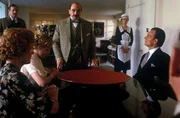 David Suchet (Hercules Poirot).