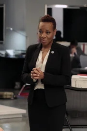 Trifft moralisch die falsche Wahl: Mayfair (Marianne Jean-Baptiste) ...