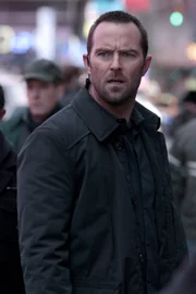 Muss sich mit Terroristen ein gnadenloses Rennen gegen die Zeit liefern: Weller (Sullivan Stapleton) ...