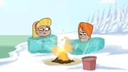 Am Feuer müssen Suzi und Bertold (r.) darauf warten, dass die Eisblöcke schmilzen.