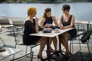 von links: Malla Malmivaara (Kirsi Lundberg), Pihla Viitala (Veera Joentie), Wanda Dubiel (Johanna Koskinen)