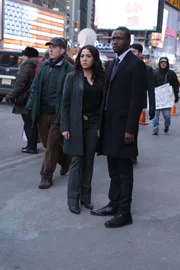 Audrey Esparza (Tasha Zapata), Rob Brown (Edgar Reade).