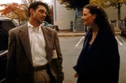 Neal (Ralph Macchio, l.) ist zutiefst von Janice (Susannah Hoffman, r.) enttäuscht ...
