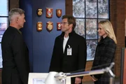 Ermitteln in einem neuen Fall: Gibbs (Mark Harmon, l.), Bishop (Emily Wickersham, r.) und ihr Ehemann Jake (Jamie Bamber, M.) ...