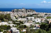 Das malerische Hafenstädtchen Lipari liegt im Südosten der gleichnamigen Insel.