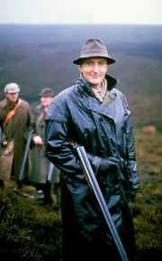 Hugh Fraser (Captain Haistings).