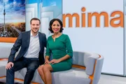 Andreas Wunn as moderator and Jana Pareigis as moderator.