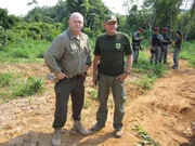 Ross Kemp (li.)