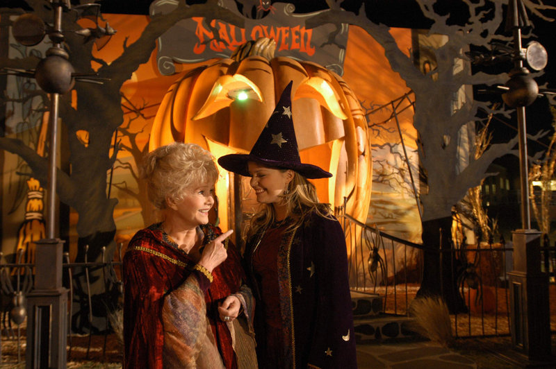 Halloweentown Iii Halloweentown Highschool Usa 2004 Debbie Reynolds Kimberly J Brown Judith Hoag Streams Tv Termine News Dvds Tv Wunschliste