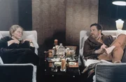 Marianne (Liv Ullmann) und Johann (Erland Josephson) diskutieren über die fehlende Leidenschaft in ihrer Beziehung.