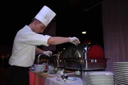 Wie wird sich Martin als Mitarbeiter im Hotel schlagen?