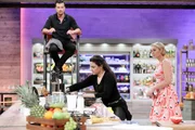 Koch-Coach Ludwig Heer, Susi Kentikian und Moderatorin Ruth Moschner (r.)