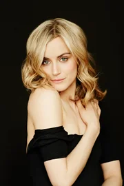 Piper Chapman (Taylor Schilling)