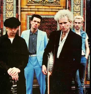 1977, mitten im Nordirlandkonflikt, gründeten die Brüder Colin, Greg und Martin Cowan aus Belfast "The Outcasts".