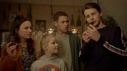 L-R: Anika Hunter (Kyra Isako Smith), Evie Hunter (Kate Bensdorp), Oliver (Eliyha Altena), Sal Hunter (Daan Creyghton)