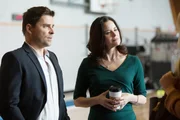 Keith Carson (Kavan Smith), Stephanie Carson (Ally Sheedy)