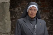 Durrant (Vanessa Redgrave)..