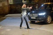 Kerstin Klar (Fiona Coors) versucht mit allen Mitteln, die Entführer bei der Geldübergabe zu stoppen und bringt sich dabei selbst in Gefahr. Gelingt es dem Kollegen Nikos Weber (Jeff Wilbusch) vom LKA, sie zu retten?