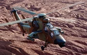 Ausgerüstet mit neuester Elektronik und Aufklärungstechnik können die Piloten des "Tigers" selbst aus acht Kilometern Entfernung ein Auto-Kennzeichen ablesen. Das macht den Kampfhubschrauber zum "fliegenden Auge".