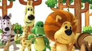 (V.li.) Sophie, Greta, Kroko und Raa Raa spielen das Raa-Raa-Lied.