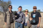 "pur+"-Moderator Eric Mayer reist mit seinem Filmteam nach Namibia. Zusammen werden sie bei einem Nashornumzug dabei sein. Eine aufwändige und gefährliche Aktion - aber wichtig, um die Tiere vor dem Aussterben zu bewahren.