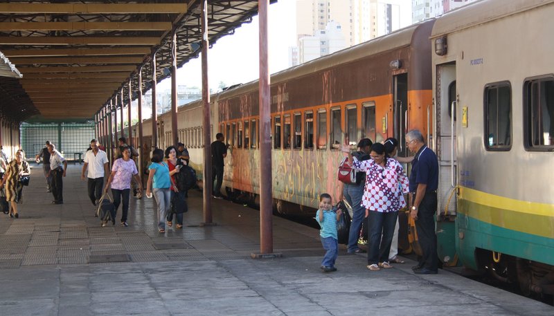 Der Edelstein-Express – Mit dem Zug durch Brasilien (D, 2013)