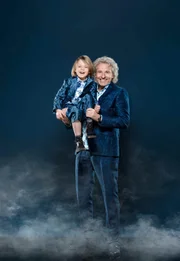 "Little Big Stars mit Thomas Gottschalk" - auf dieser Bühne werden die Kleinsten zu den Größten: Thomas Gottschalk (r.) und sein Mini-Me (l.) ...