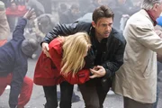 Nachdem alle Menschen erblindet sind, versinkt ganz London im Chaos. Bill (Dougray Scott) und Jo (Joely Richardson) versuchen dem Chaos zu entkommen.