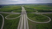 Blick von oben auf das Autobahnkreuz bei Feuchtwangen.