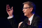 Frage, Antwort, Jauch: Moderator Günther Jauch vereint Witz, Wissenswertes und Spannung zu bester Fernsehunterhaltung!