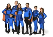 (L-R): Barb Thunderman (Rosa Blasi), Chloe Thunderman (Maya Le Clark), Hank Thunderman (Chris Tallman), Phoebe Thunderman (Kira Kosarin), Max Thunderman (Jack Griffo), Billy Thunderman (Diego Velazquez), Nora Thunderman (Addison Riecke)