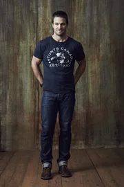 2. Staffel: Oliver Queen (Stephen Amell)