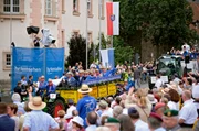 Der Hessentagsfestzug ist traditionell Höhepunkt und krönender Abschluss des zehntägigen Hessenfestes.