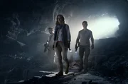 Chris Vail (Jake Johnson, l.), Jenny Halsey (Annabelle Wallis), Nick Morton (Tom Cruise)