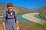 Simon Reeve at the first bend in Yangtze, Lijiang