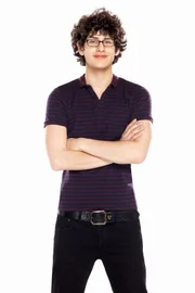 Robbie Shapiro (Matt Bennett)